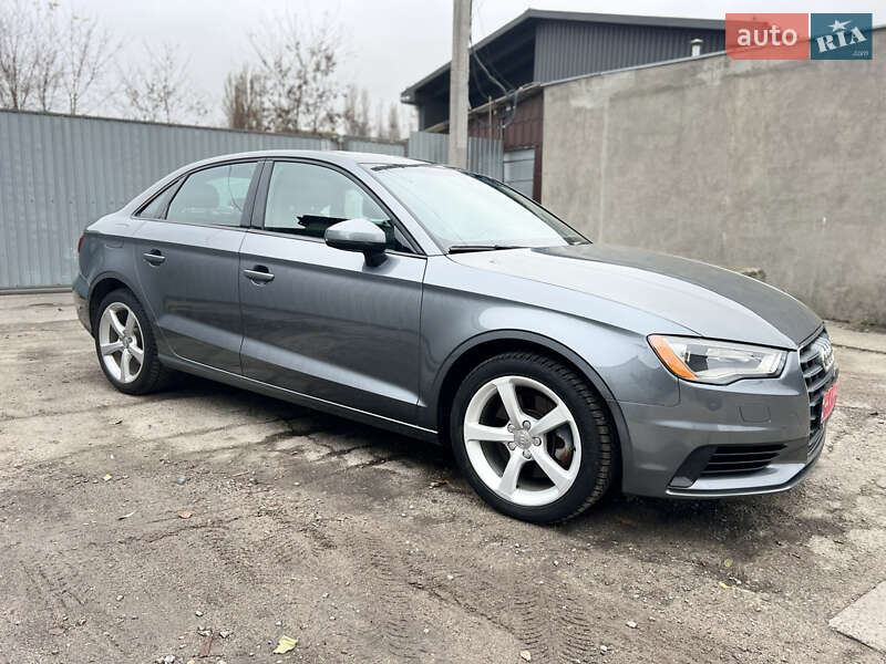 Седан Audi A3 2015 в Киеве
