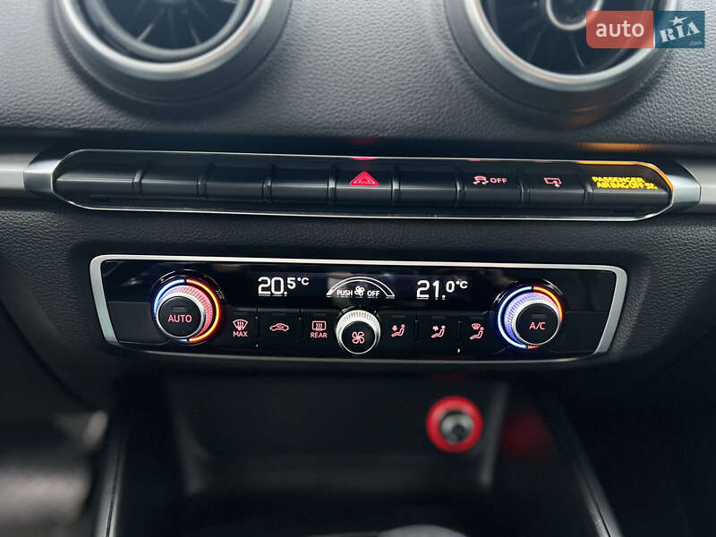 Седан Audi A3 2015 в Киеве