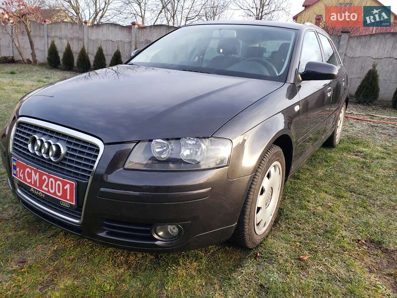 Хэтчбек Audi A3 2006 в Новояворовске