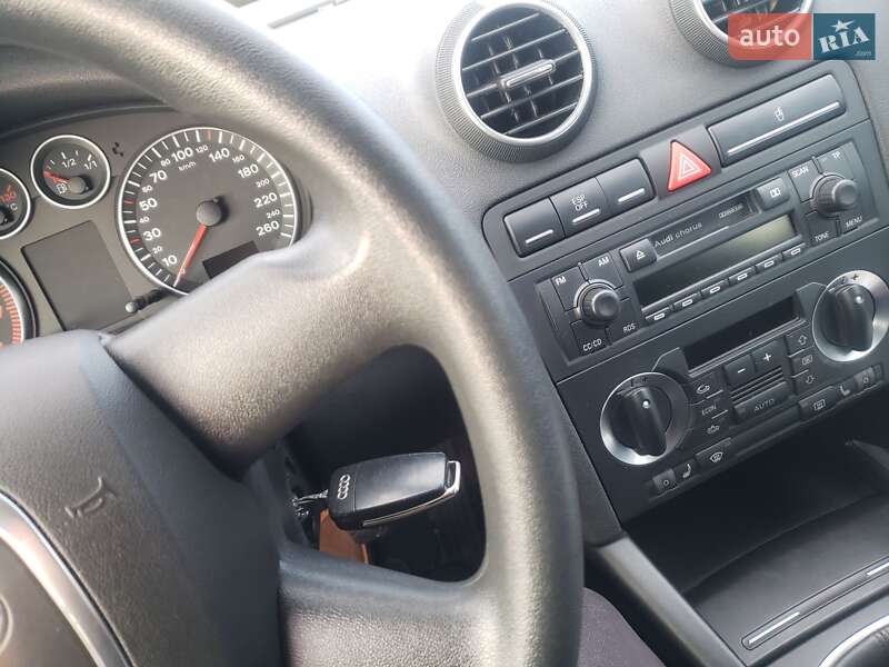 Хэтчбек Audi A3 2006 в Новояворовске