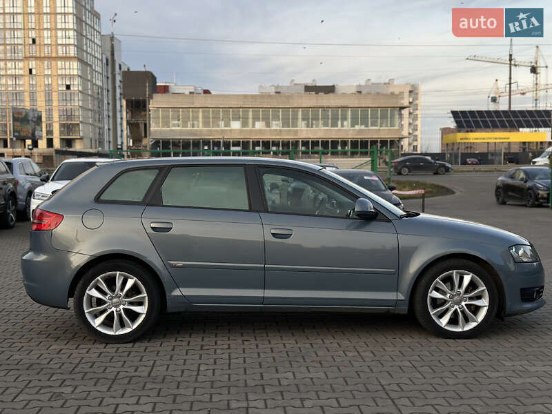 Хэтчбек Audi A3 2010 в Луцке