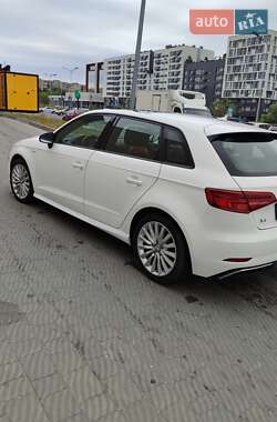 Хэтчбек Audi A3 2016 в Львове
