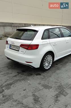 Хэтчбек Audi A3 2016 в Львове