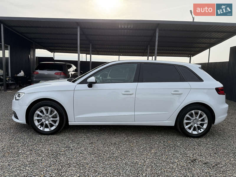 Хэтчбек Audi A3 2015 в Мукачево