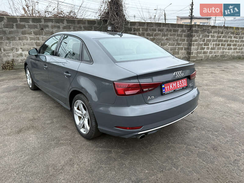 Седан Audi A3 2017 в Киеве