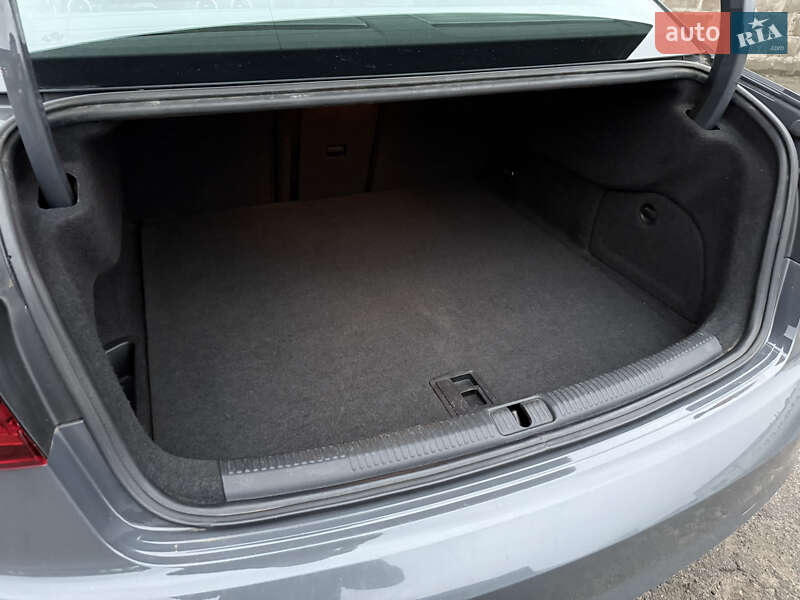 Седан Audi A3 2017 в Киеве