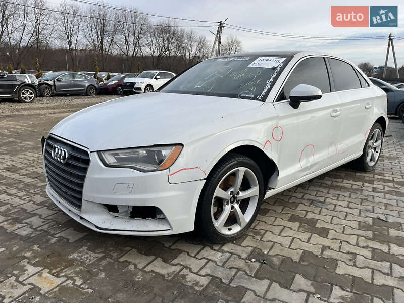 Седан Audi A3 2015 в Львове