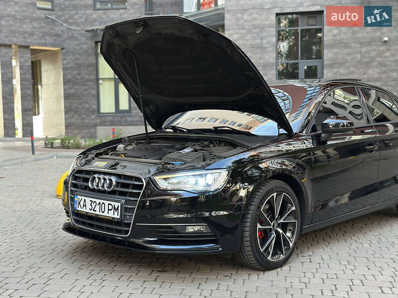 Седан Audi A3 2015 в Киеве