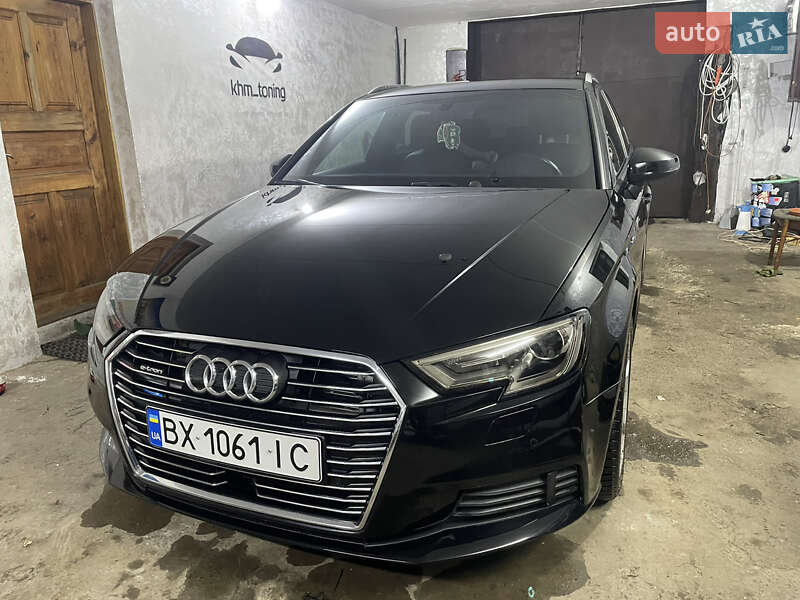 Хэтчбек Audi A3 2016 в Хмельницком