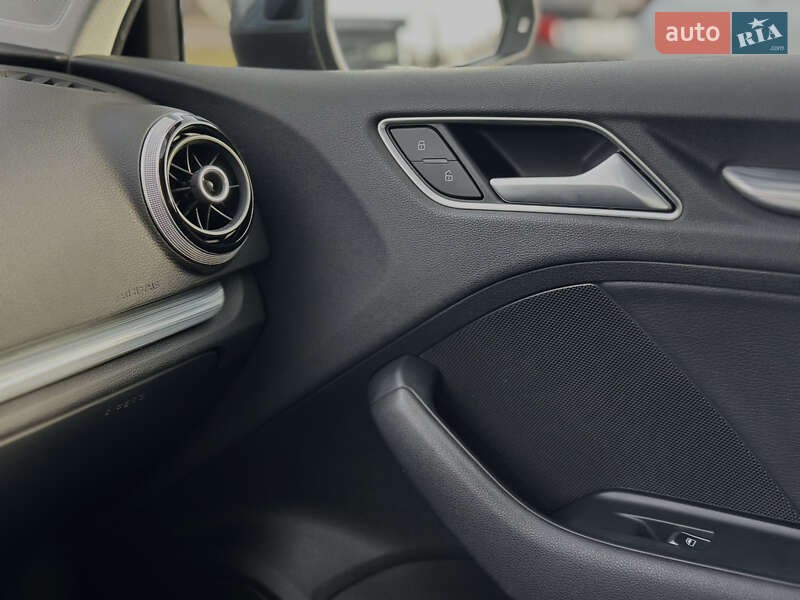 Седан Audi A3 2014 в Львове