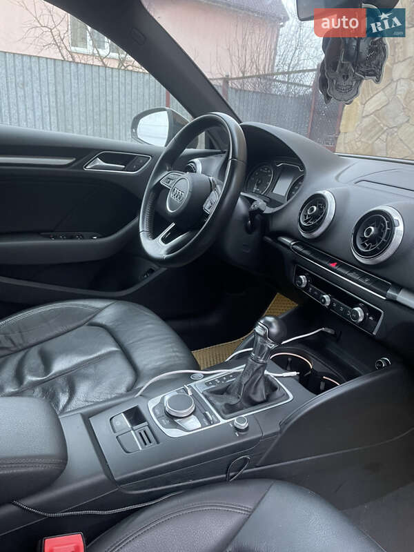 Хэтчбек Audi A3 2016 в Хмельницком