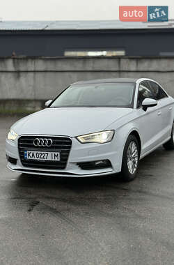 Седан Audi A3 2016 в Киеве