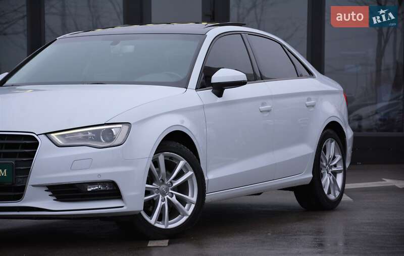 Седан Audi A3 2016 в Киеве