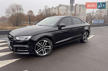 Седан Audi A3 2016 в Чернигове