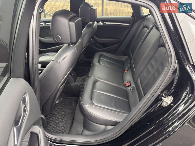 Седан Audi A3 2016 в Чернигове
