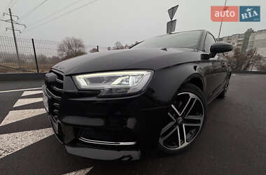 Седан Audi A3 2016 в Чернигове