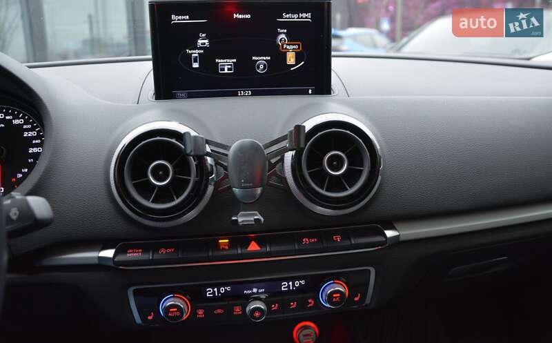 Седан Audi A3 2016 в Киеве