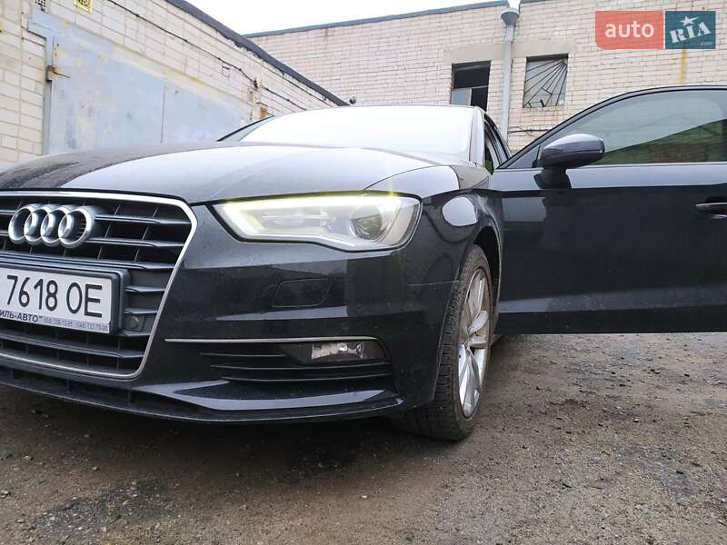 Седан Audi A3 2015 в Днепре