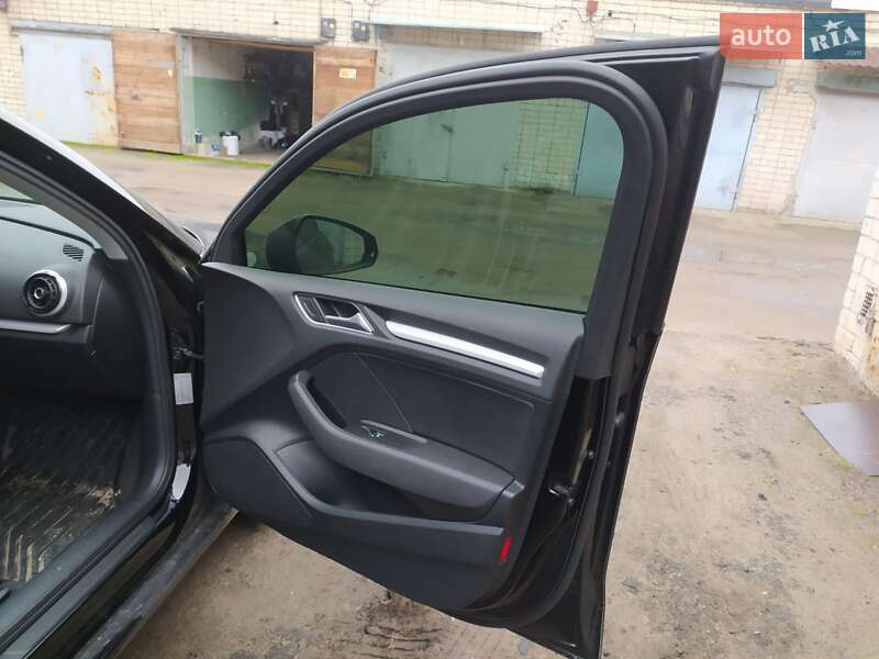 Седан Audi A3 2015 в Днепре