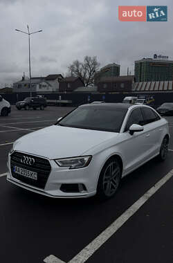 Седан Audi A3 2018 в Киеве