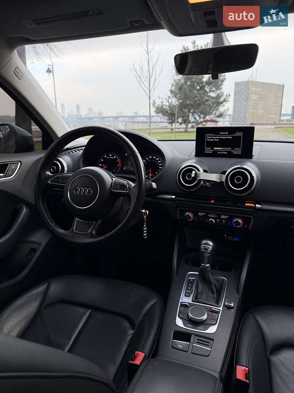 Седан Audi A3 2015 в Киеве