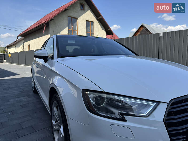 Седан Audi A3 2017 в Коломые