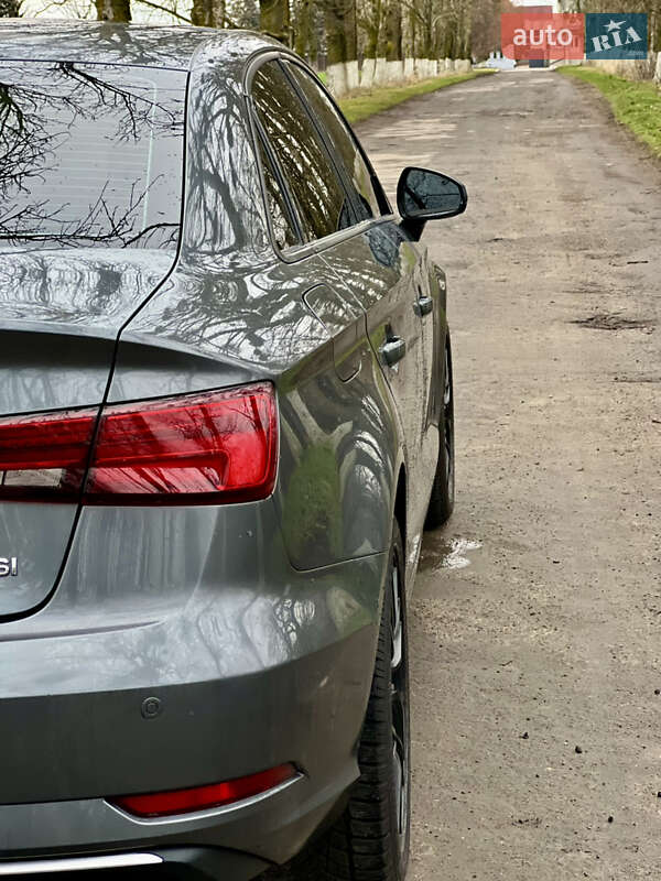 Седан Audi A3 2017 в Рівному