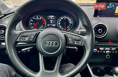 Седан Audi A3 2017 в Рівному
