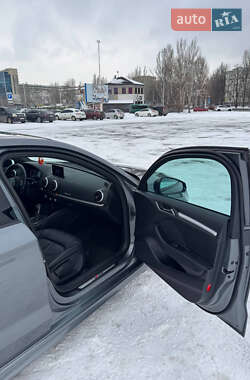 Седан Audi A3 2016 в Запоріжжі