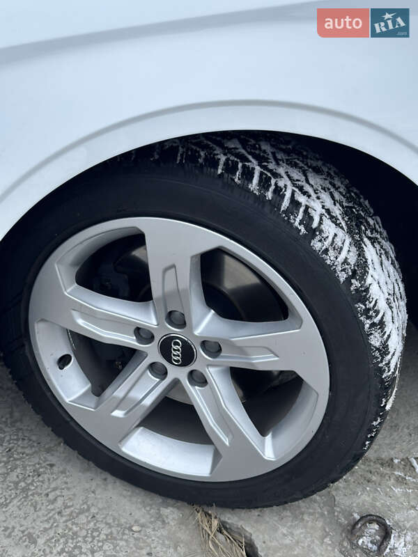 Седан Audi A3 2017 в Ивано-Франковске
