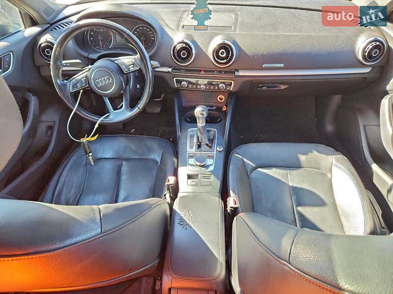 Седан Audi A3 2016 в Львове