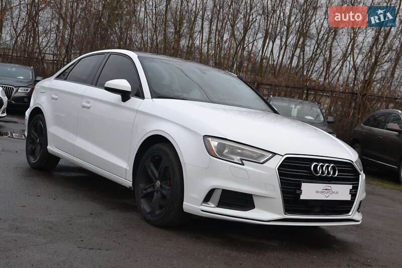 Седан Audi A3 2017 в Луцке