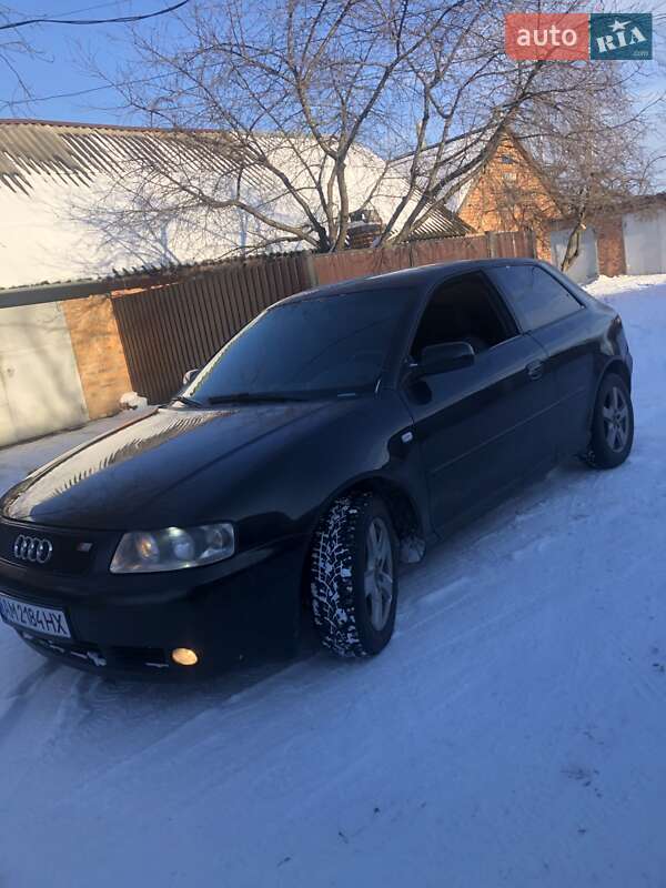 Хэтчбек Audi A3 2000 в Черняхове