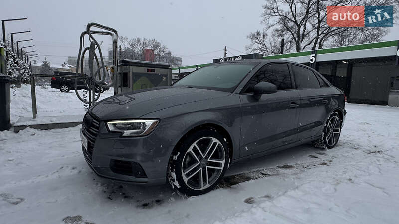 Седан Audi A3 2017 в Ізюмі