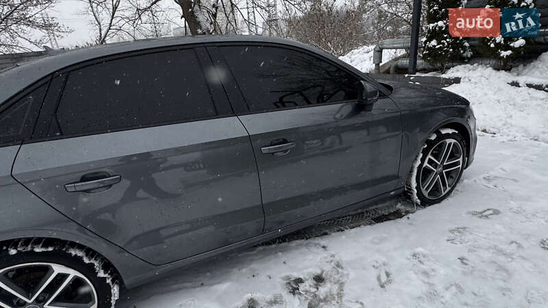 Седан Audi A3 2017 в Ізюмі