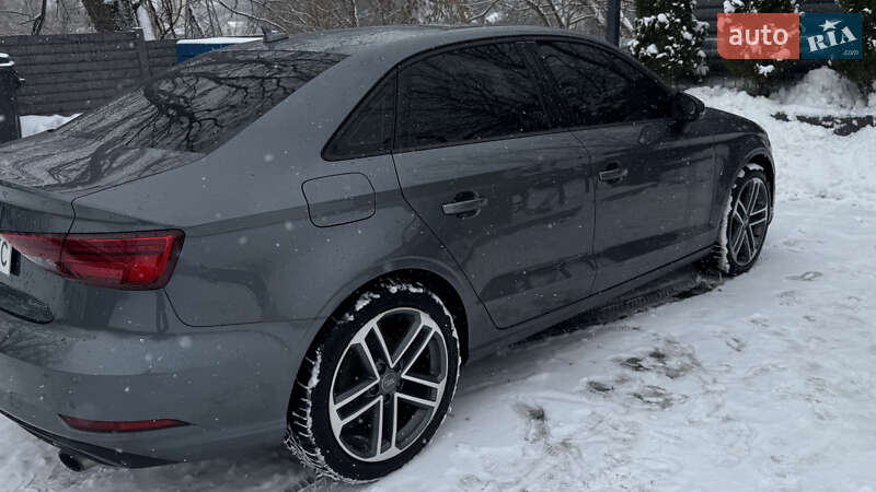 Седан Audi A3 2017 в Ізюмі