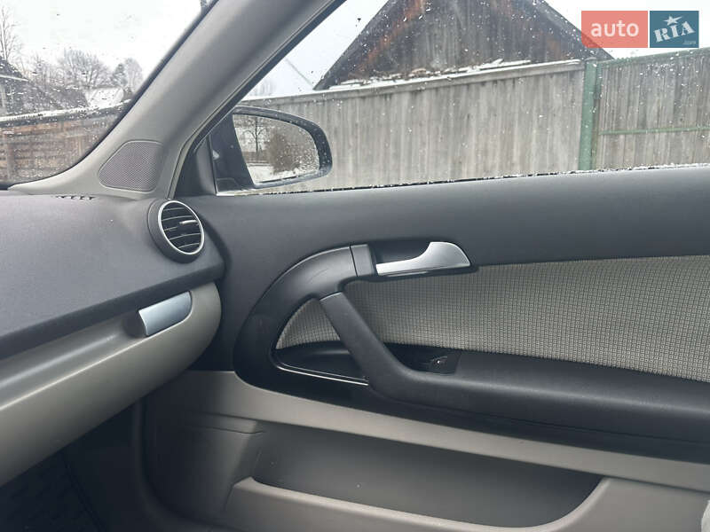 Хэтчбек Audi A3 2004 в Рахове