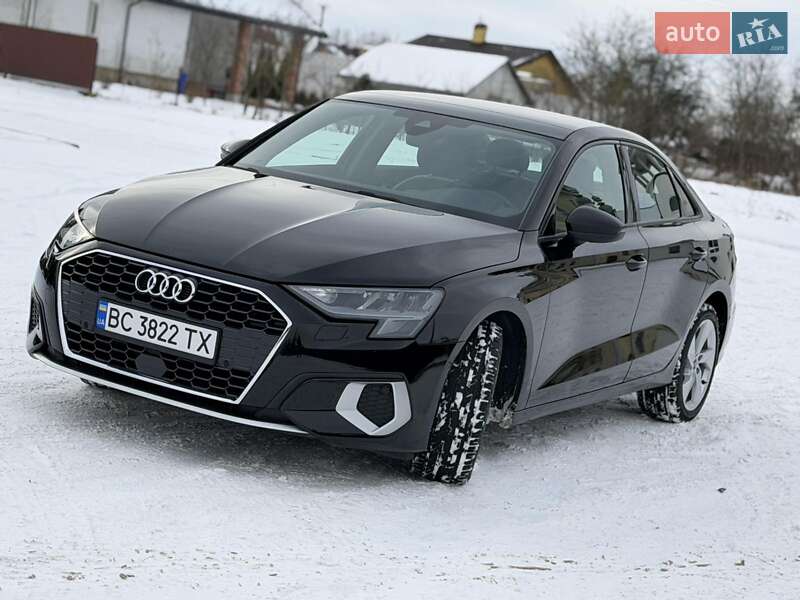 Седан Audi A3 2023 в Львове