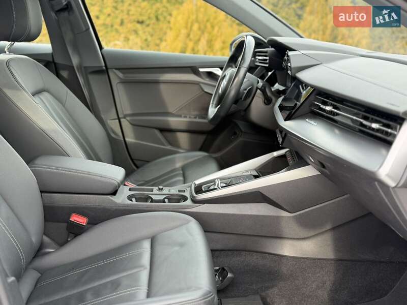 Седан Audi A3 2023 в Львове