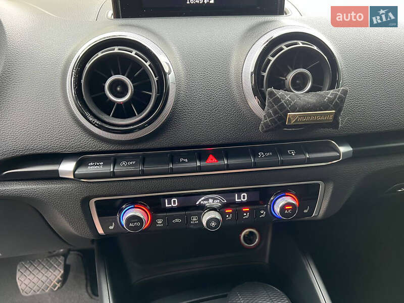 Седан Audi A3 2014 в Киеве