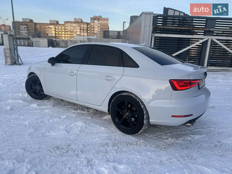 Седан Audi A3 2014 в Києві