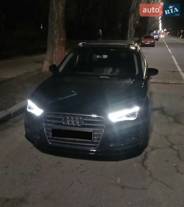 Хэтчбек Audi A3 2016 в Киеве