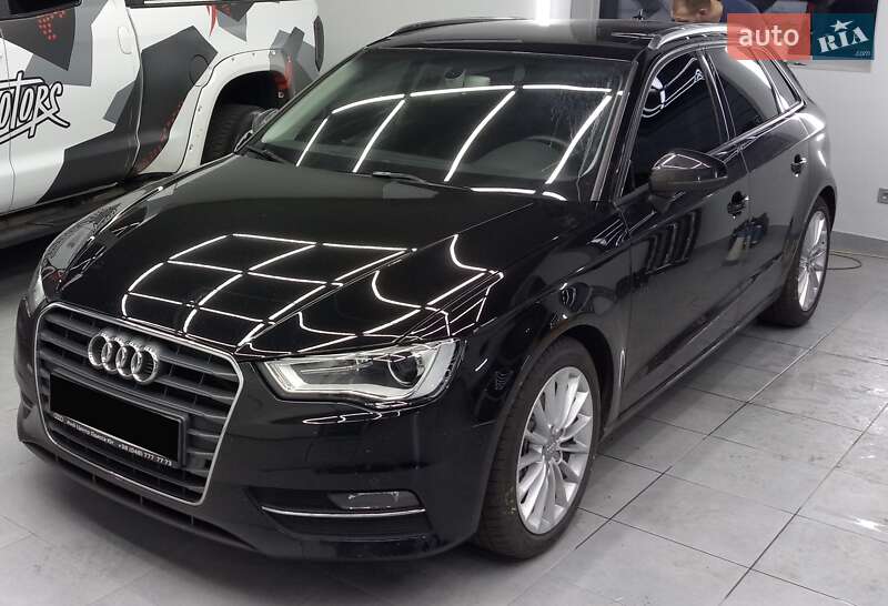 Хэтчбек Audi A3 2016 в Киеве