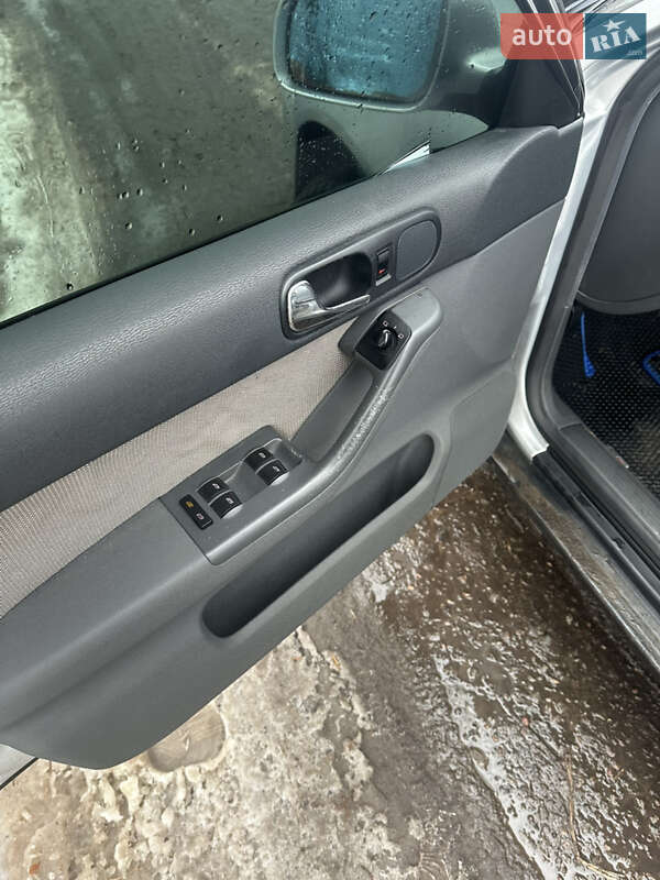 Хэтчбек Audi A3 2000 в Глобине