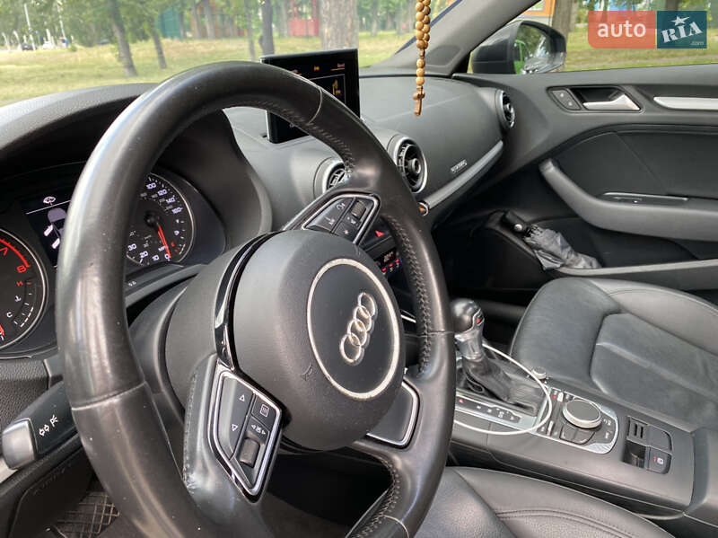 Седан Audi A3 2015 в Киеве