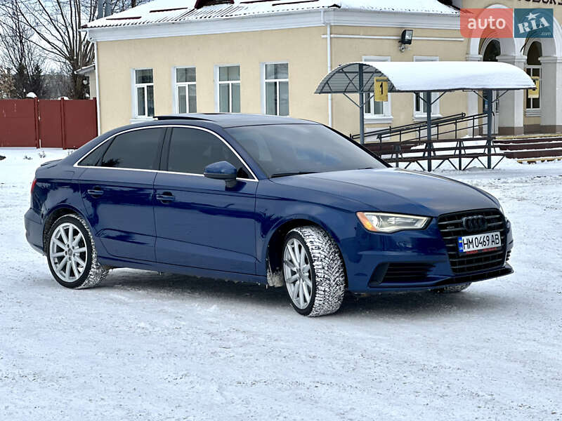 Седан Audi A3 2014 в Ромнах