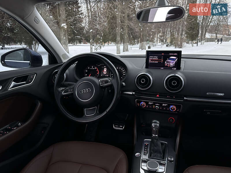 Седан Audi A3 2014 в Ромнах