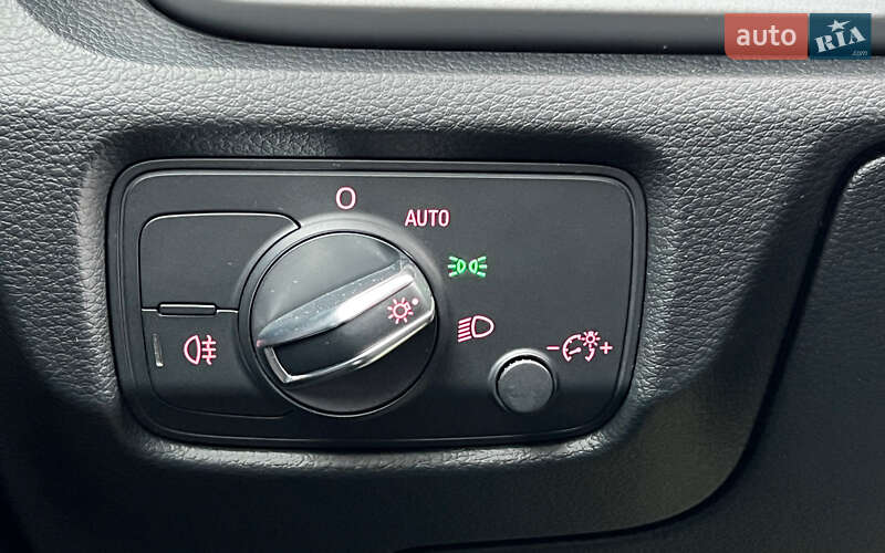 Седан Audi A3 2015 в Львове