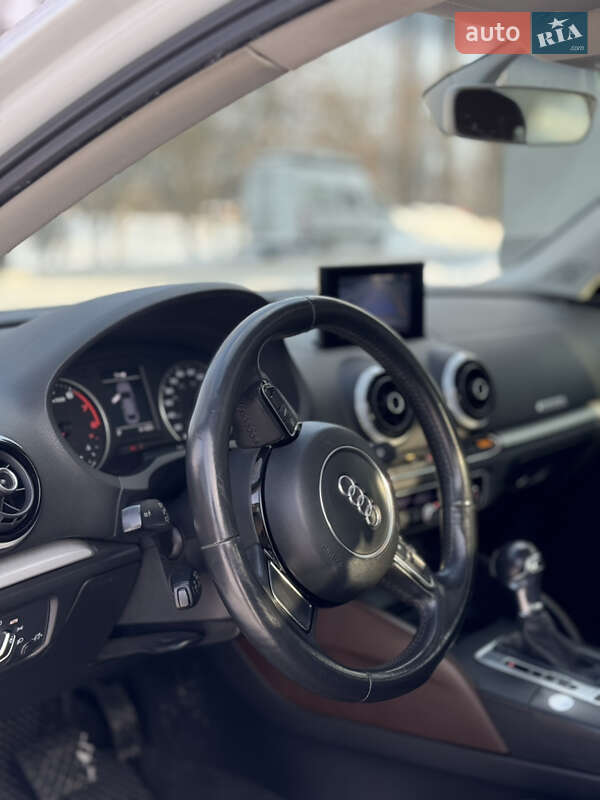 Седан Audi A3 2015 в Хмельницком