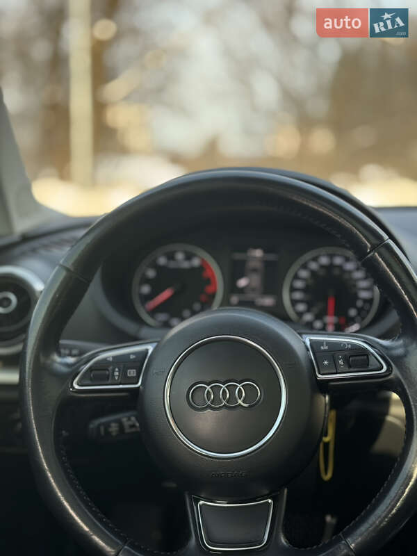 Седан Audi A3 2015 в Хмельницком